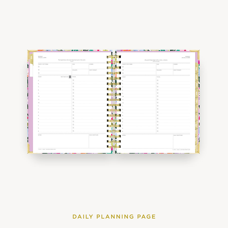 Day Designer 2024 daily planner: Blurred Spring cover with daily planning page