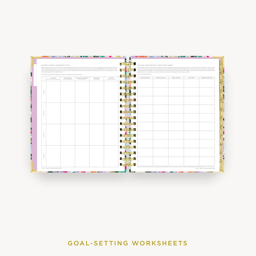 Day Designer 2024 daily planner: Blurred Spring cover with goals worksheet