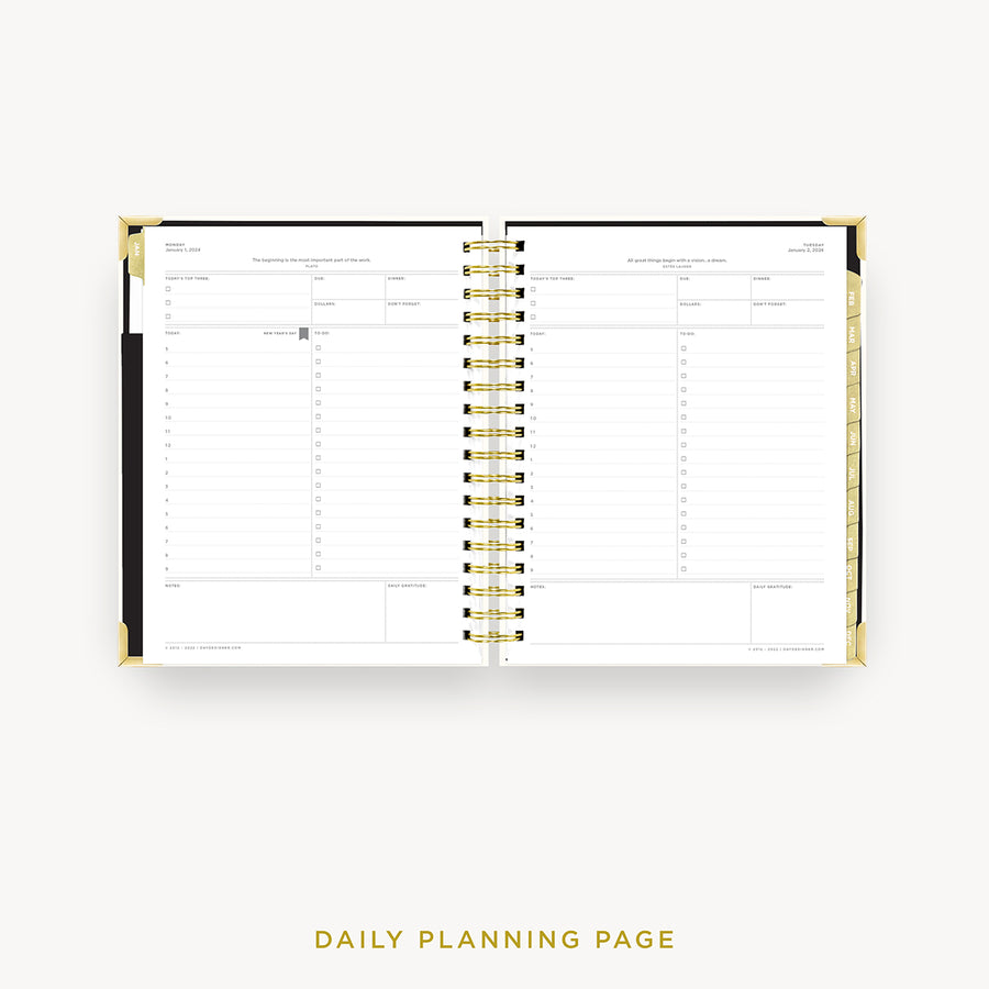 Day Designer 2024 daily planner: Classic Dot cover with daily planning page