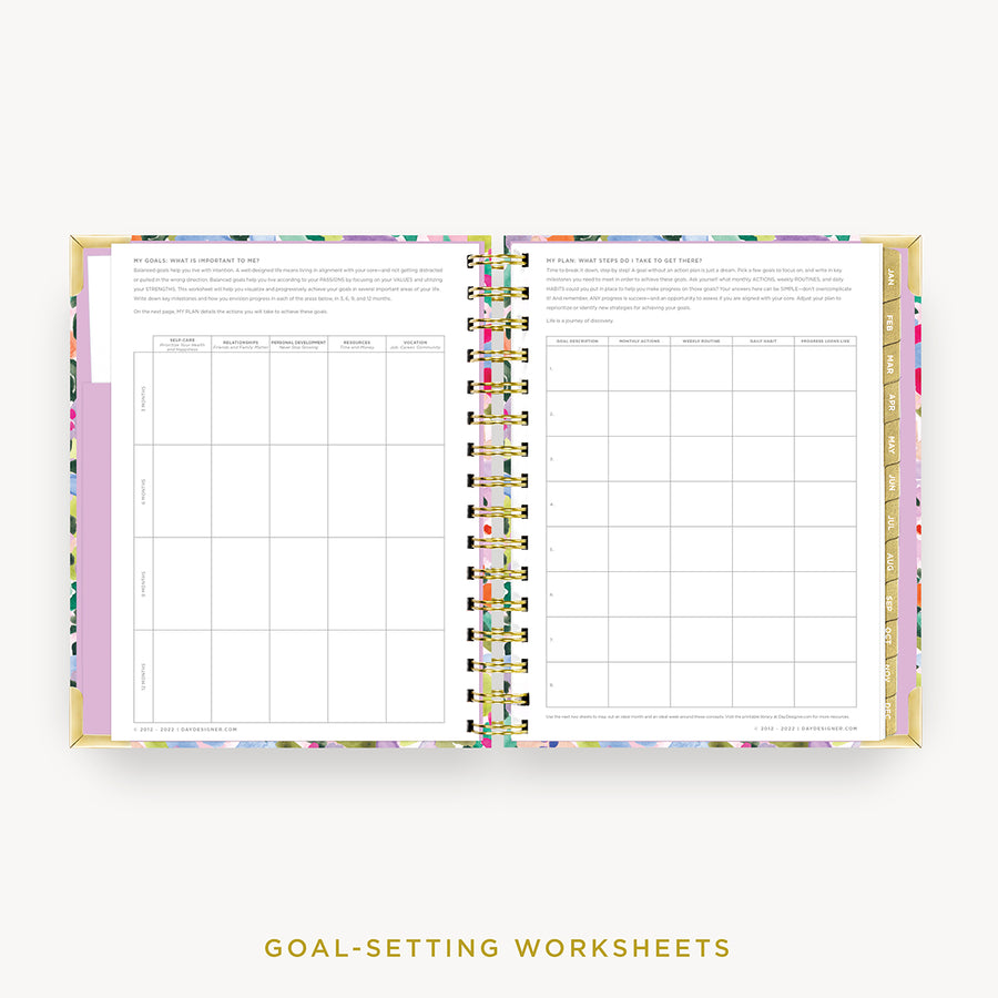 Day Designer 2024 mini daily planner: Blurred Spring cover with goals worksheet