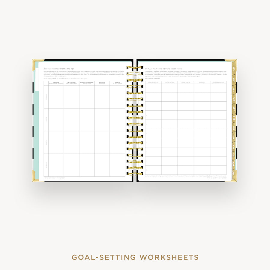 Day Designer 2024-25 daily planner: Black Stripe cover with goals worksheet
