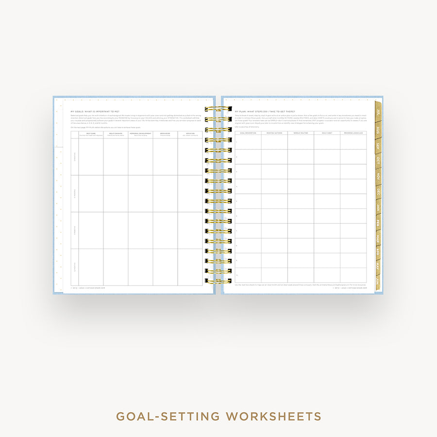 Day Designer 2024-25 daily planner: Chambray Bookcloth cover with goals worksheet