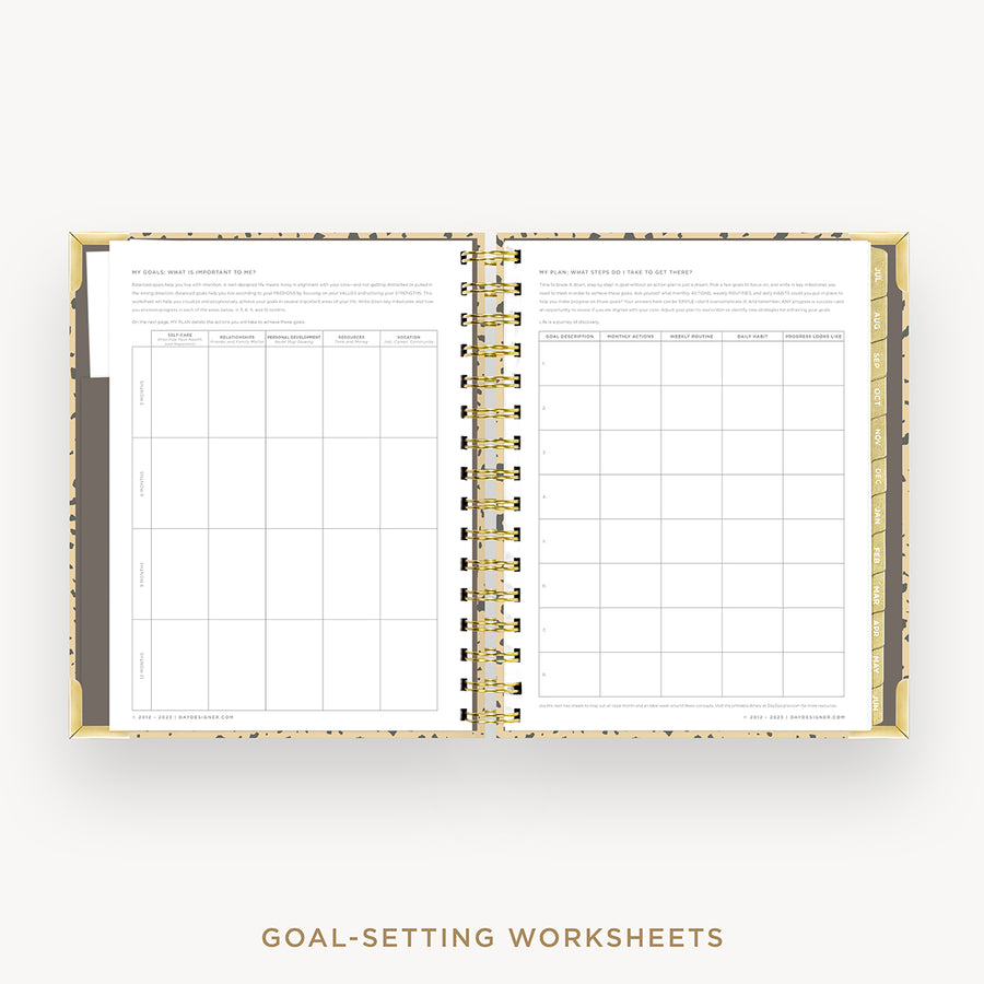 Day Designer 2024-25 mini weekly planner: Savannah cover with goals worksheet