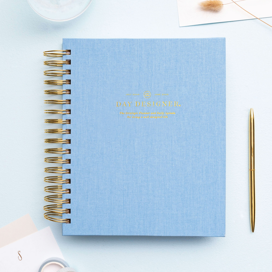 Day Designer 2024-25 daily planner: Chambray Bookcloth beautiful cover agenda book