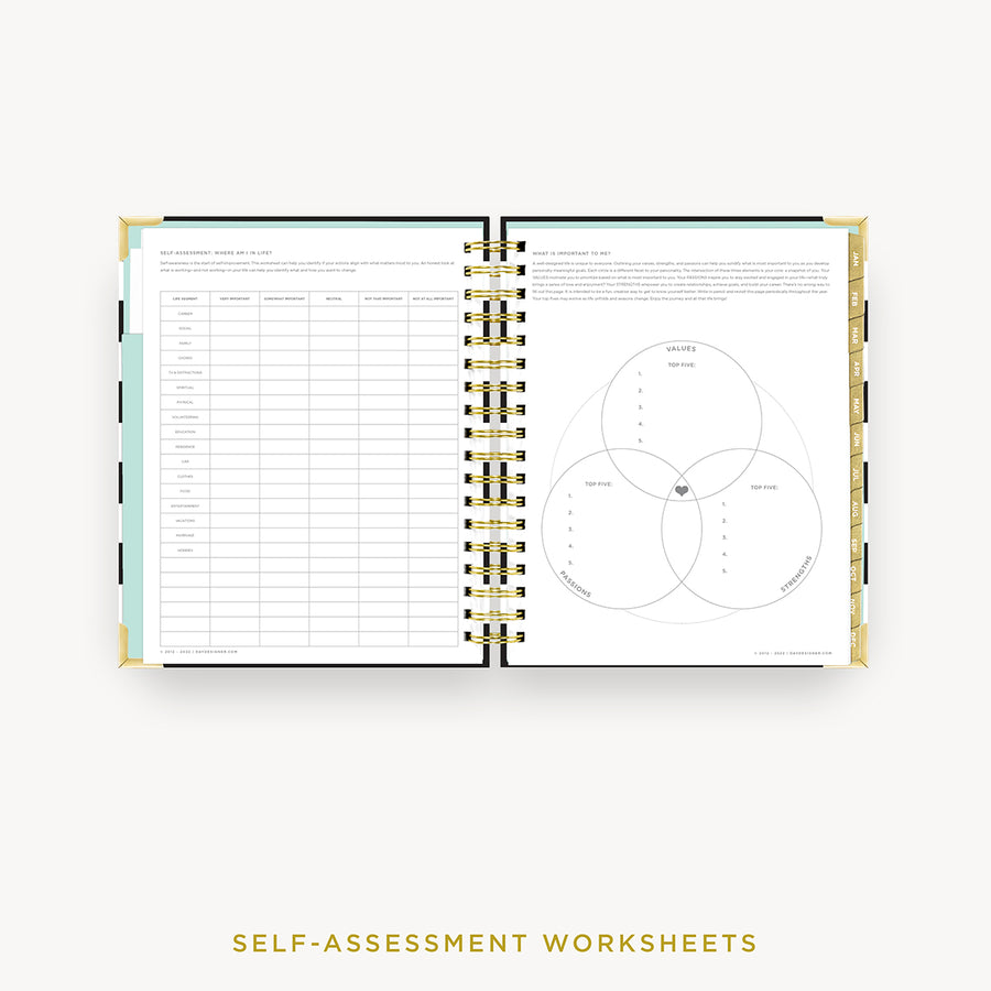 Day Designer 2024 daily planner: Black Stripe cover with self assessment worksheet