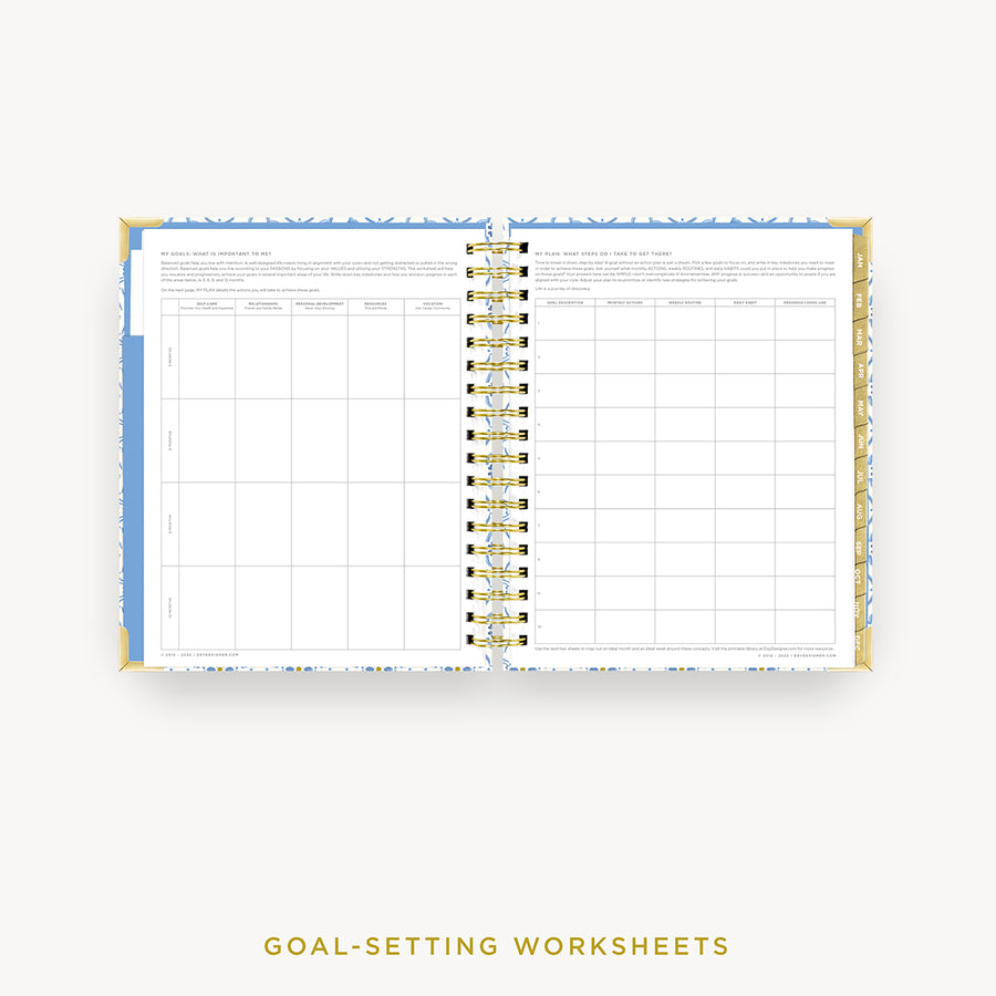 Day Designer 2024 daily planner: Casa Bella cover with goals worksheet