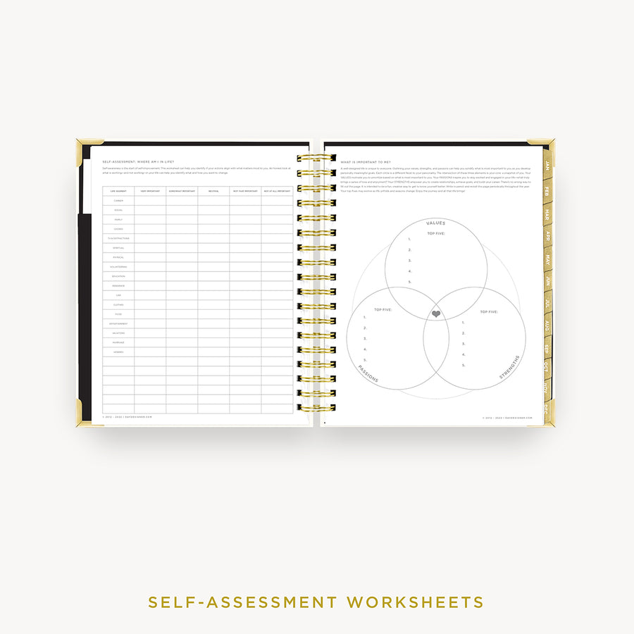 Day Designer 2024 daily planner: Classic Dot cover with self assessment worksheet