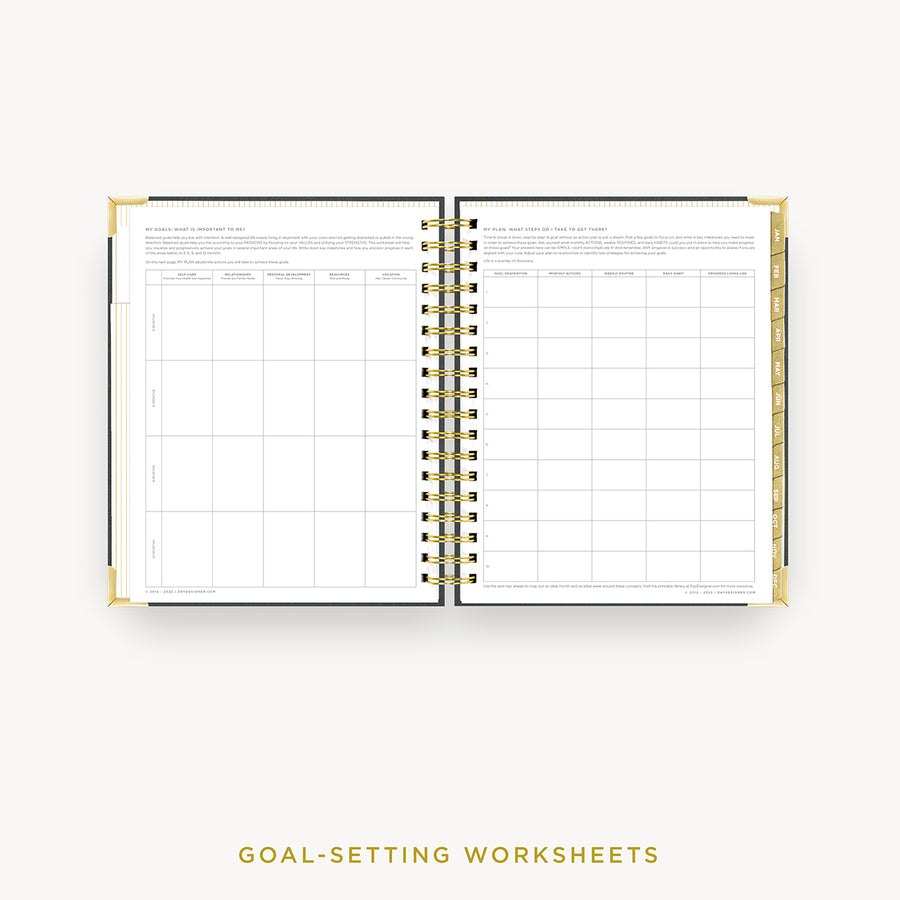 Day Designer 2024 daily planner: Charcoal Bookcloth cover with goals worksheet