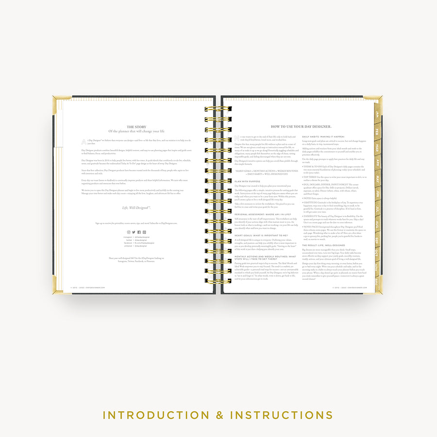 Day Designer 2024 weekly planner: Charcoal Bookcloth cover with introduction