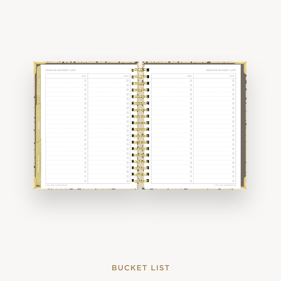 Day Designer 2024-25 weekly planner: Savannah cover with bucket list