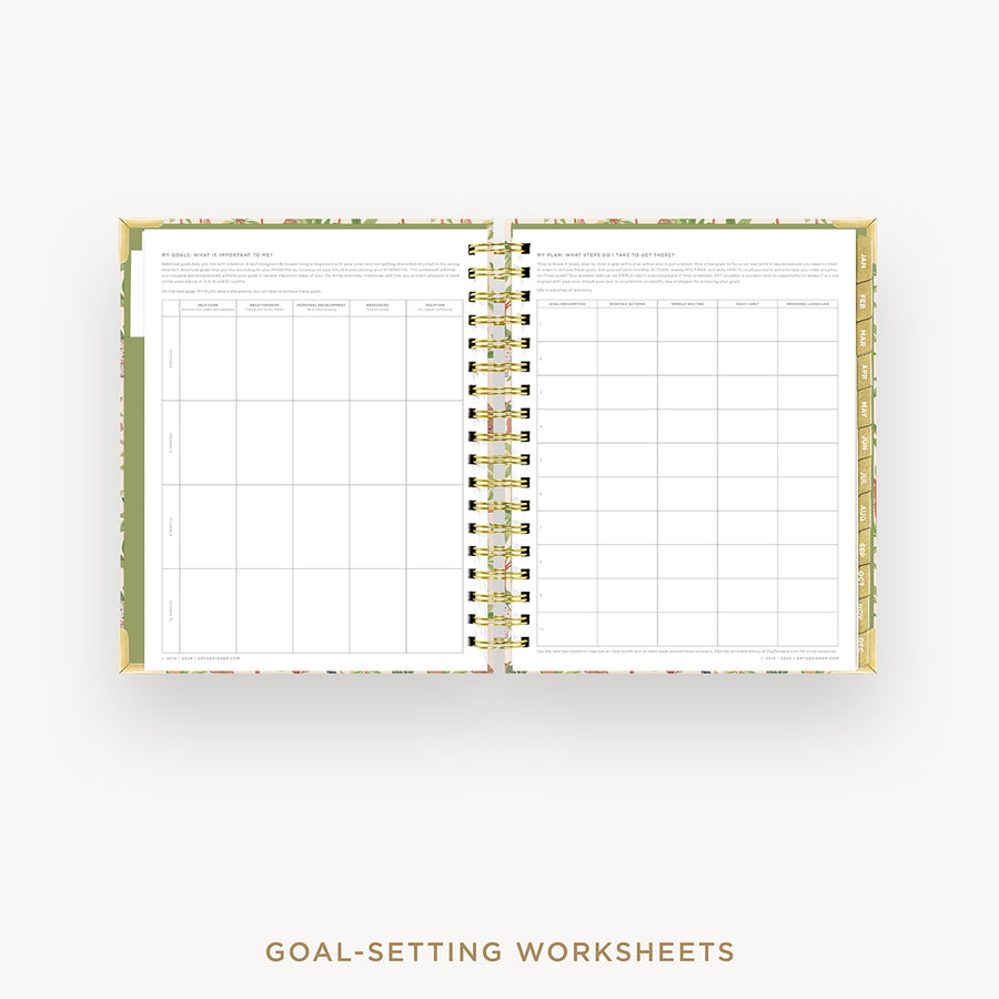 Day Designer 2025 daily planner: Menagerie cover with goals worksheet