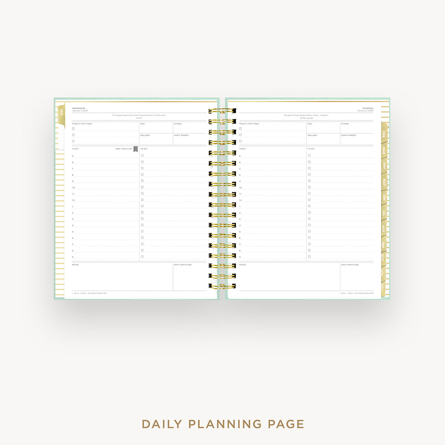 Day Designer 2025 daily planner: Sage Bookcloth cover with daily planning page