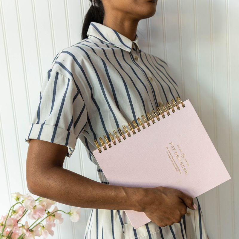 2027 Daily Planner: Peony Bookcloth