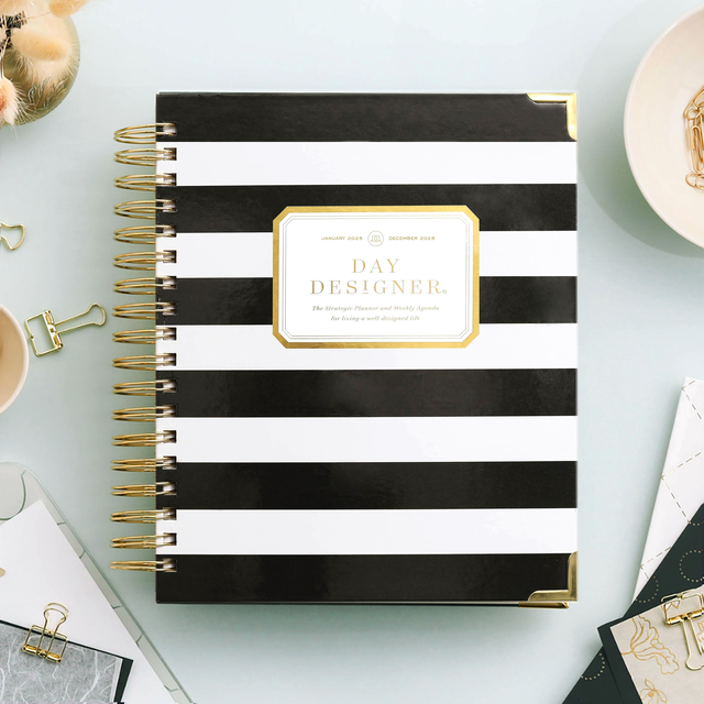 2025 Weekly Planner: Black Stripe