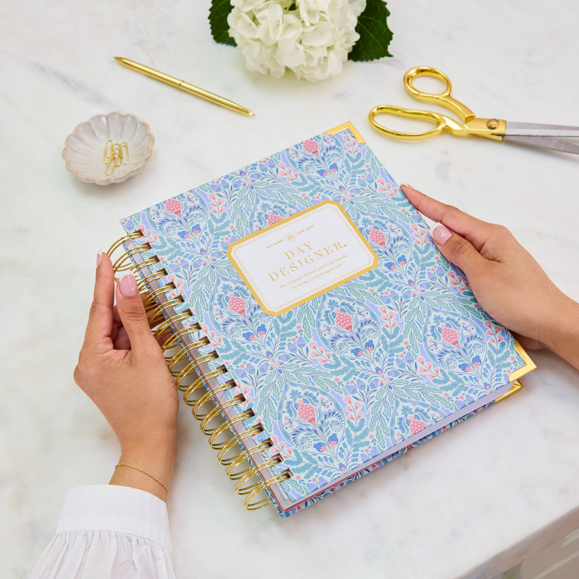 2026-27 Daily Planner: Olivia Damask