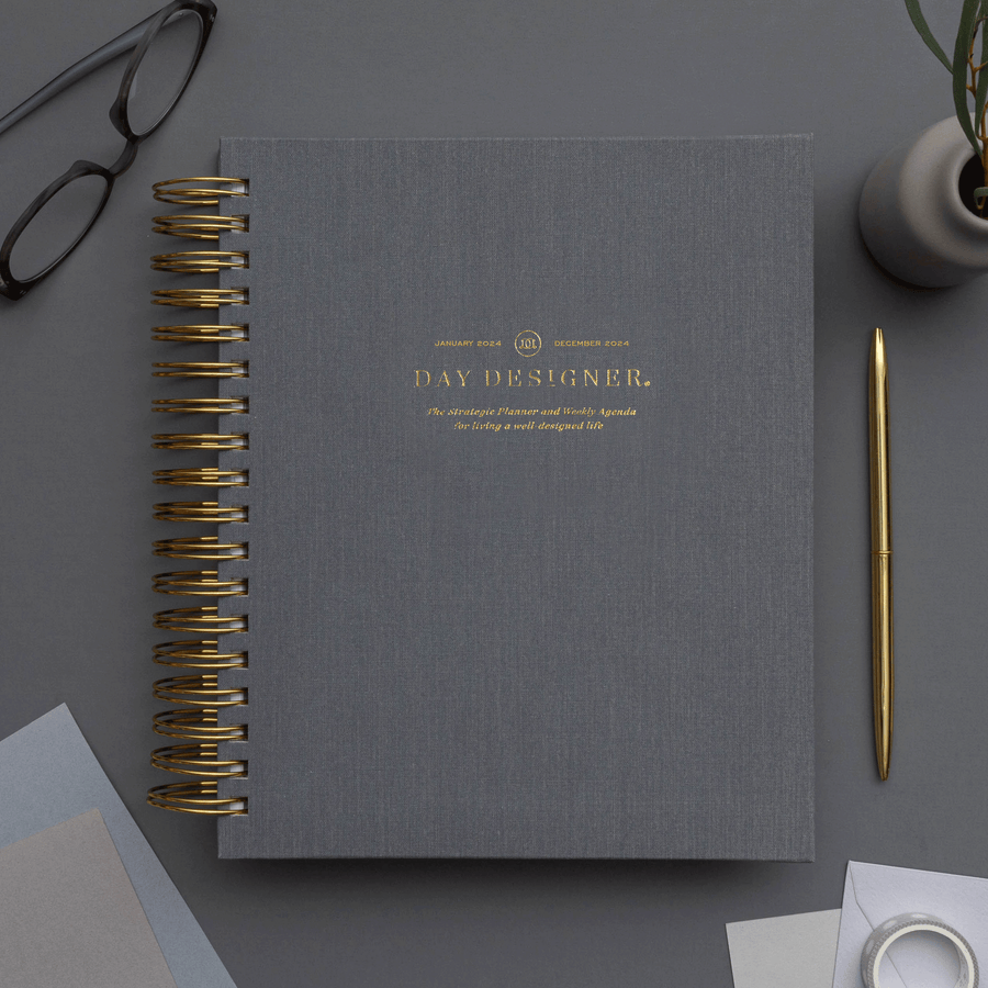 Day Designer 2024 weekly planner: Charcoal Bookcloth beautiful cover agenda book
