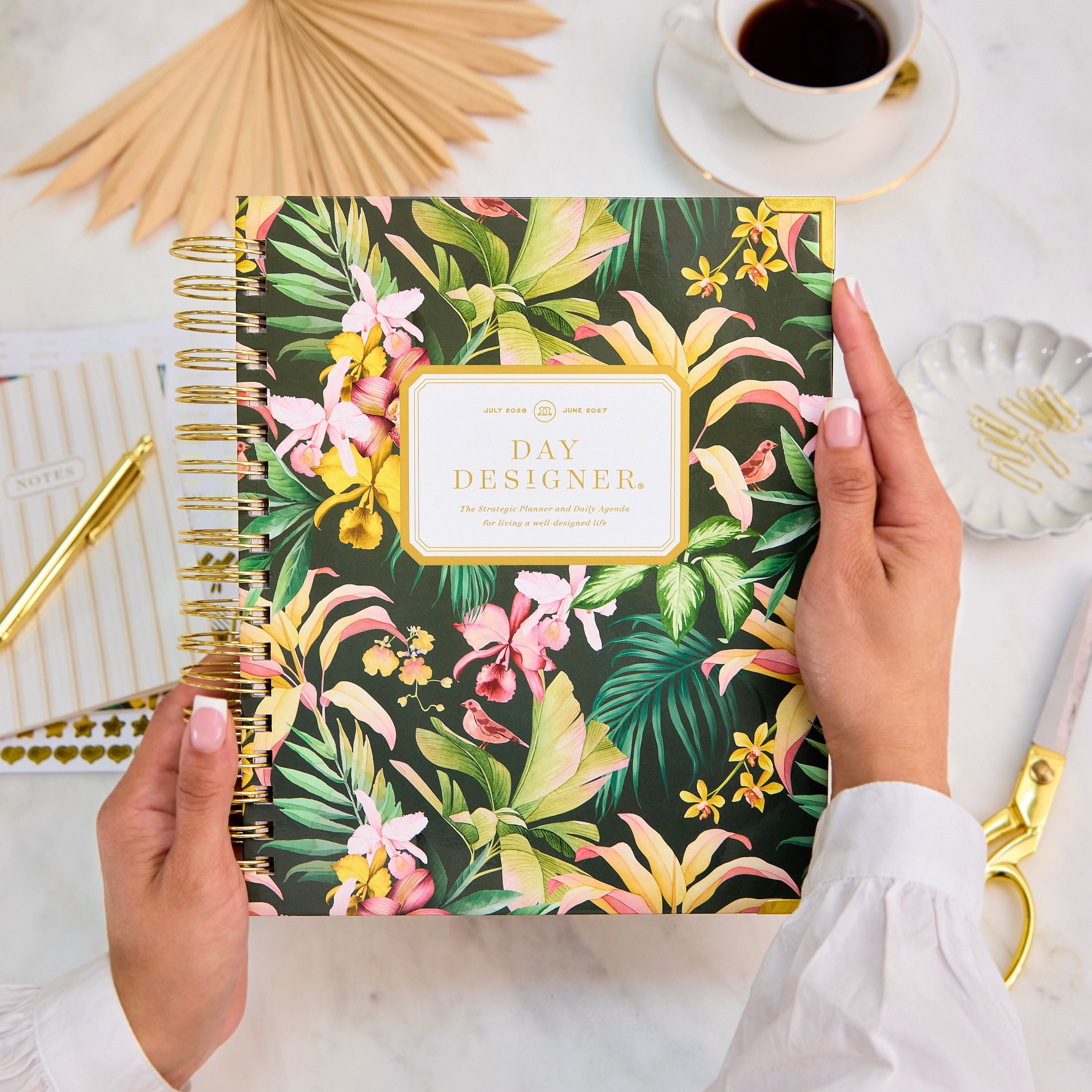 2027 Daily Planner: Martinique