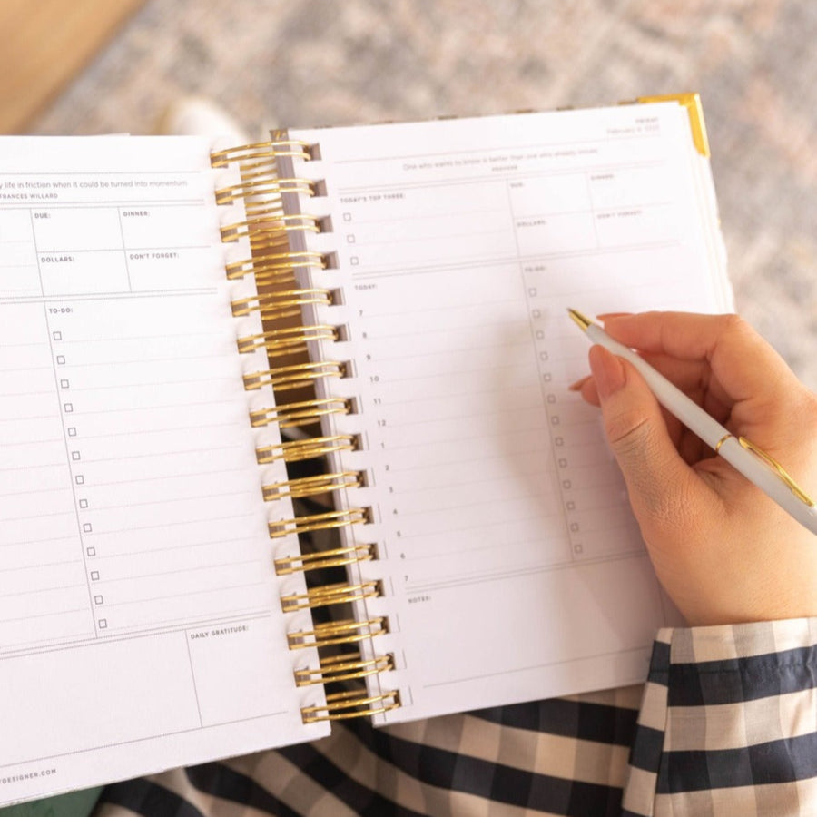 2025-26 Mini Daily Planner: Classic Black Pebble Texture