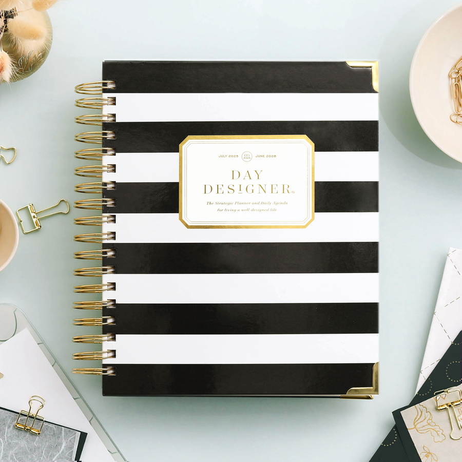 Day Designer 2025-26 daily planner: Black Stripe beautiful cover agenda book