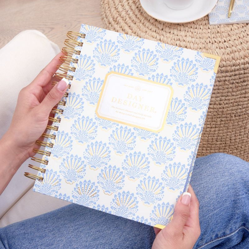 2026-27 Daily Planner: Grand Shell