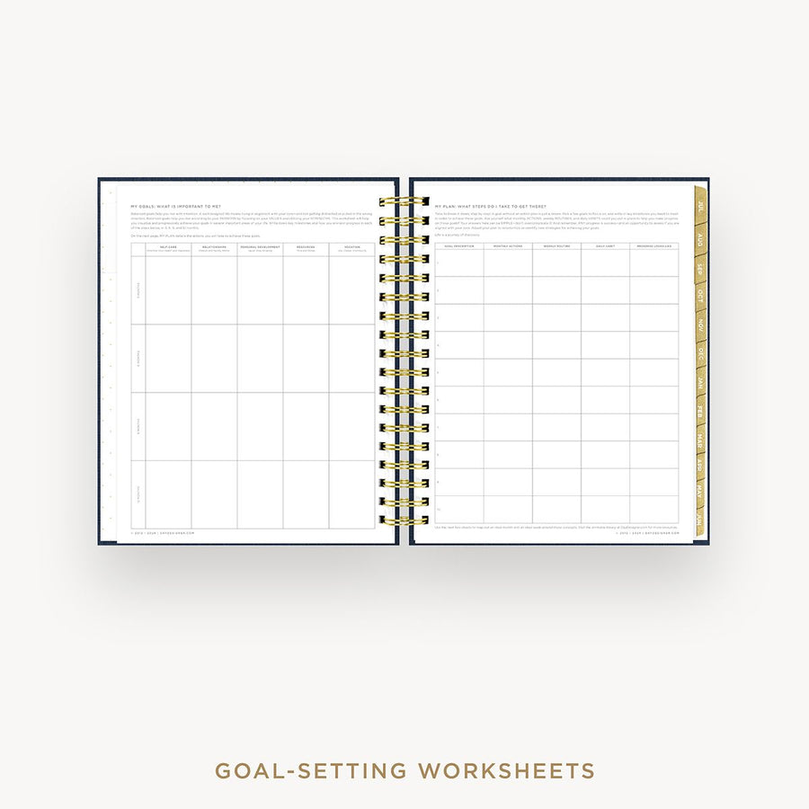 Day Designer 2025-26 daily planner: Navy Bookcloth cover with goals worksheet