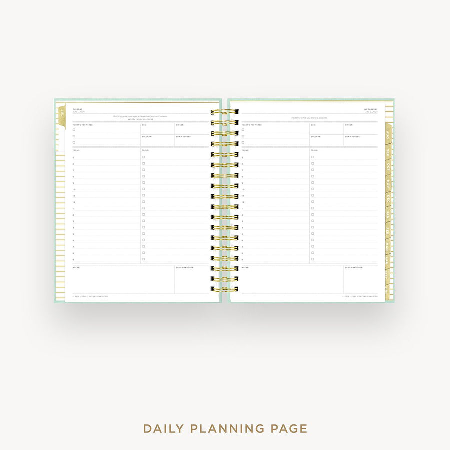 Day Designer 2025-26 daily planner: Sage Bookcloth cover with daily planning page