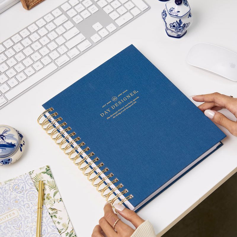 2027 Daily Planner: Navy Bookcloth
