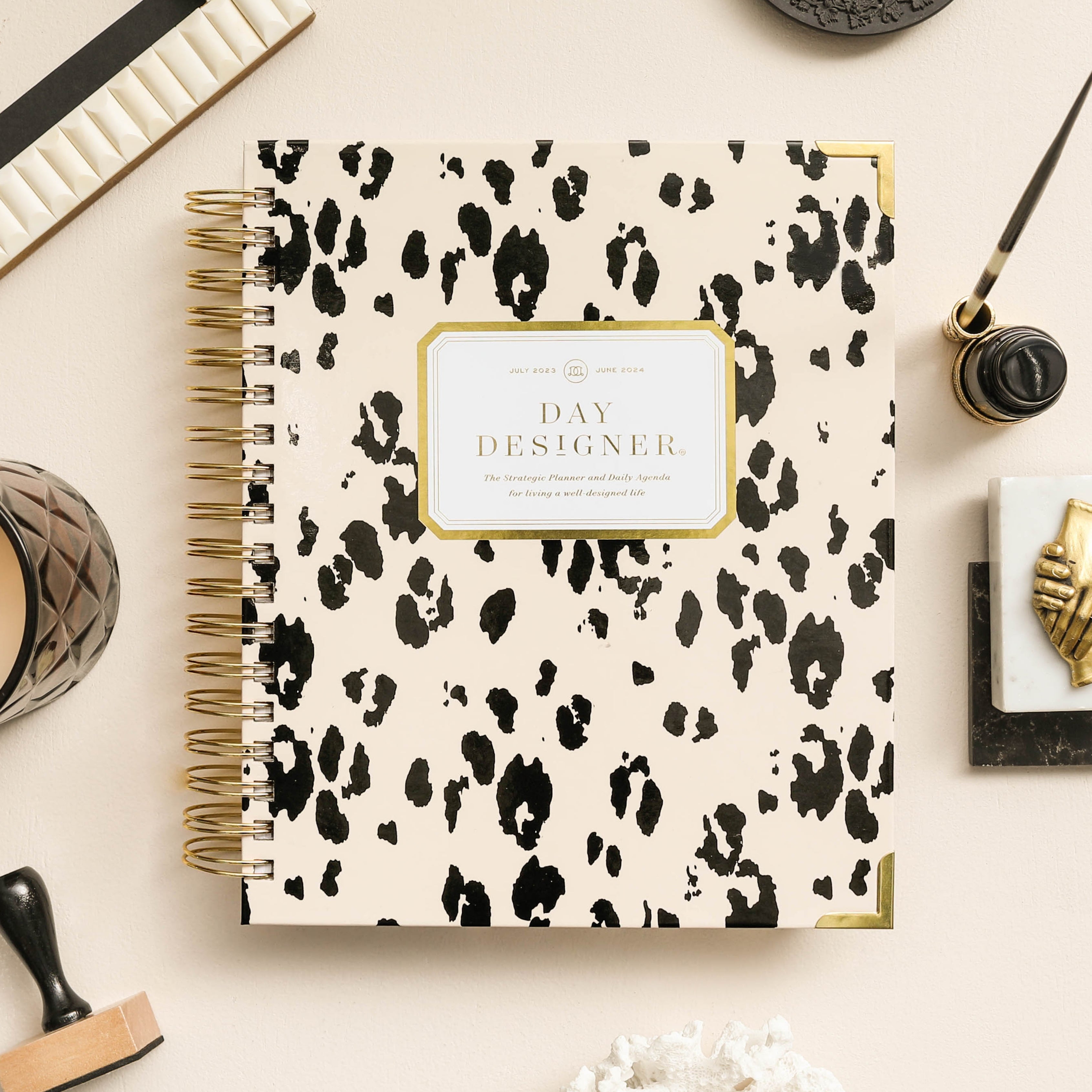 2023-24 Daily Planner: Painted Leopard